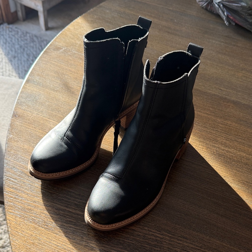 Toms Black Leather Ankle Boots